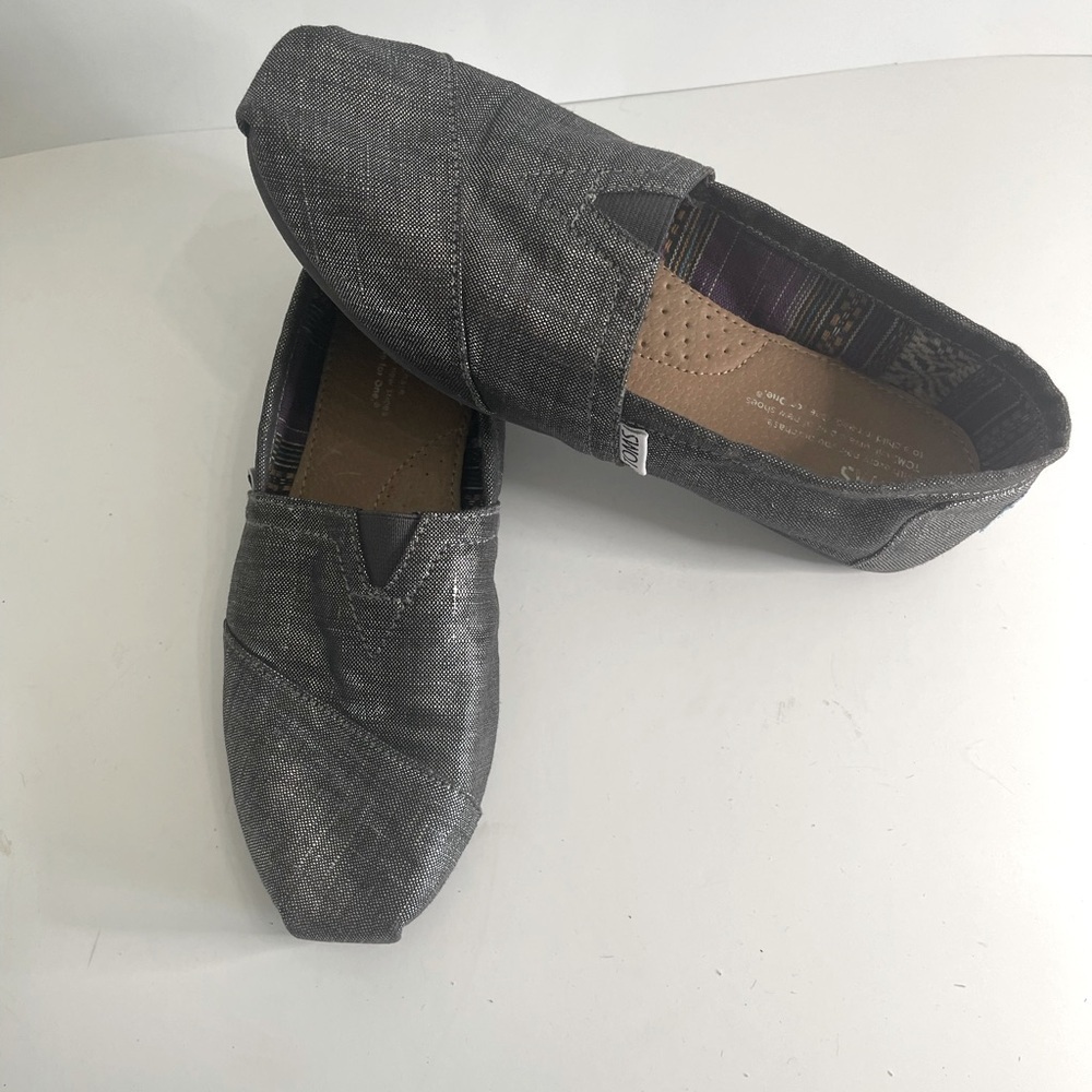 TOMS Classic Women's Gray Slip-On Shoes Size W7 Espadrilles